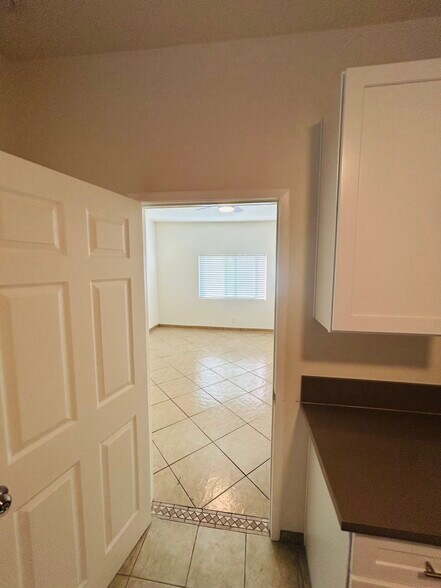 Building Photo - 5600 S Broadway