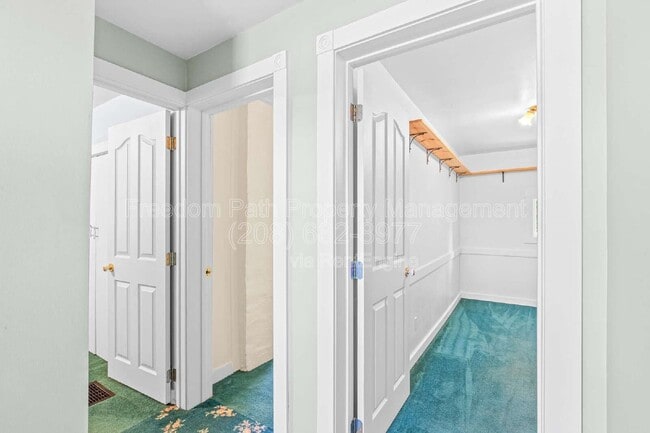 Building Photo - 17778 E Canary Creek Rd