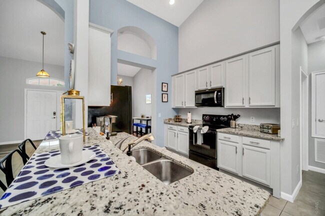 Building Photo - 4168 Oak Tree Dr