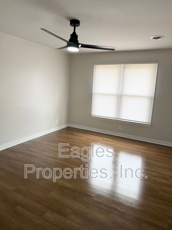 Building Photo - 1205 Simpson St
