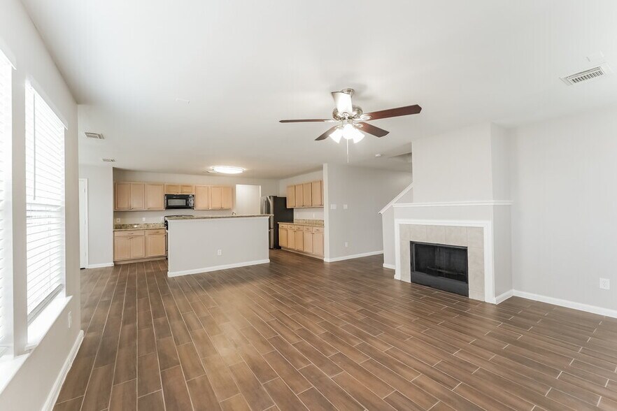 Building Photo - 16102 Dawn Marie Ln