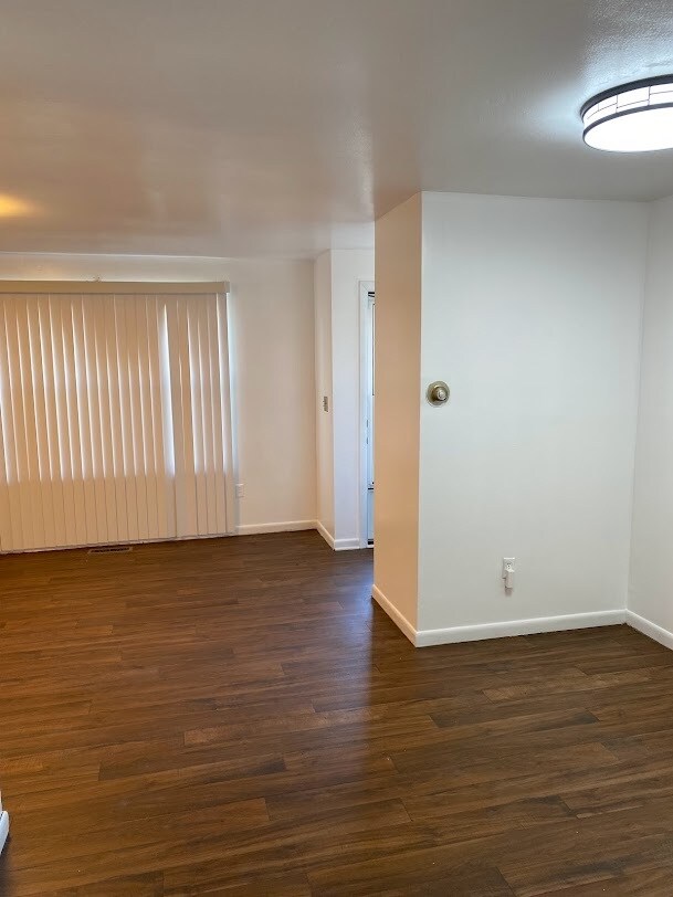 Building Photo - 5460-5462 Bromwick Dr