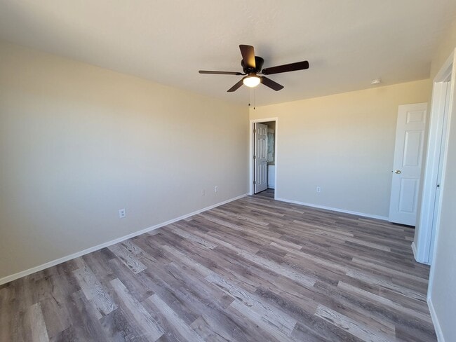 Building Photo - 15147 S Yava Rd