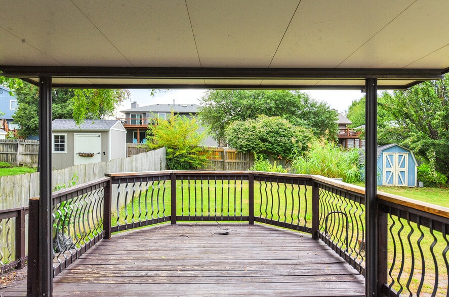 Building Photo - 5016 S 164th St