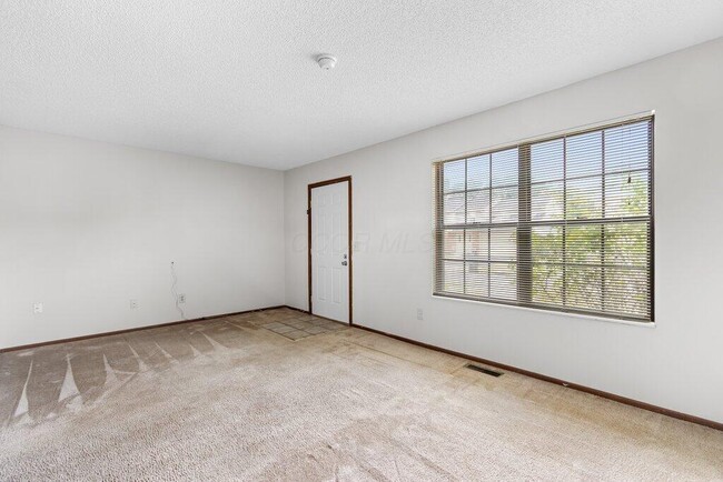 Building Photo - 1690 Watertower Dr