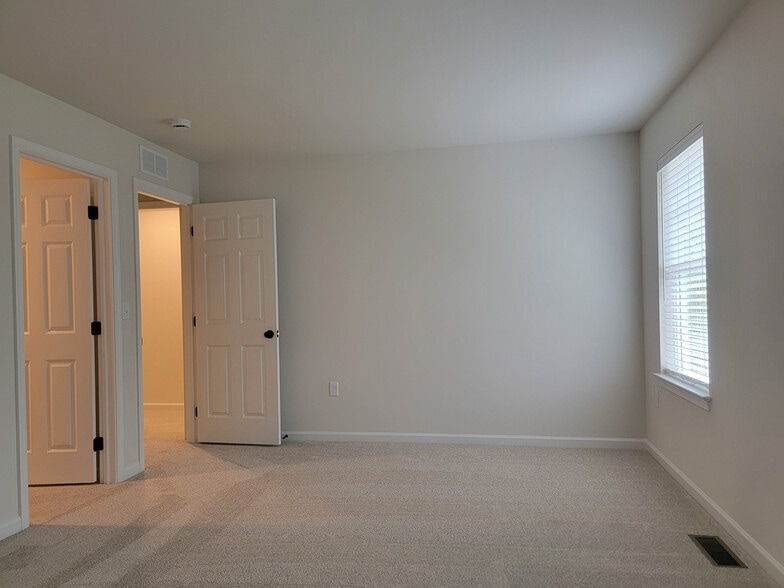 Building Photo - 145 Beech Tree Ct