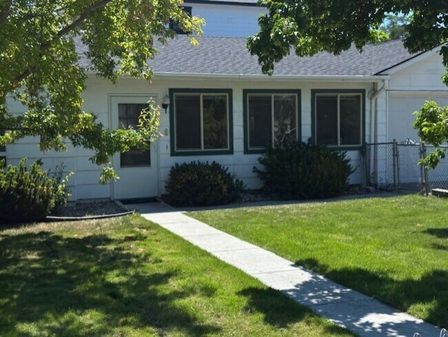 Primary Photo - Charming 2-Bed, 1-Bath Hamilton Home with ...