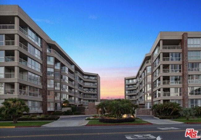 Building Photo - 515 Ocean Ave