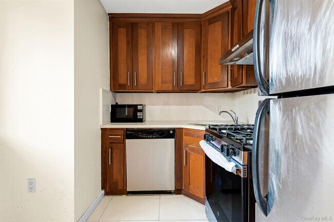 Building Photo - 64-63 Austin St