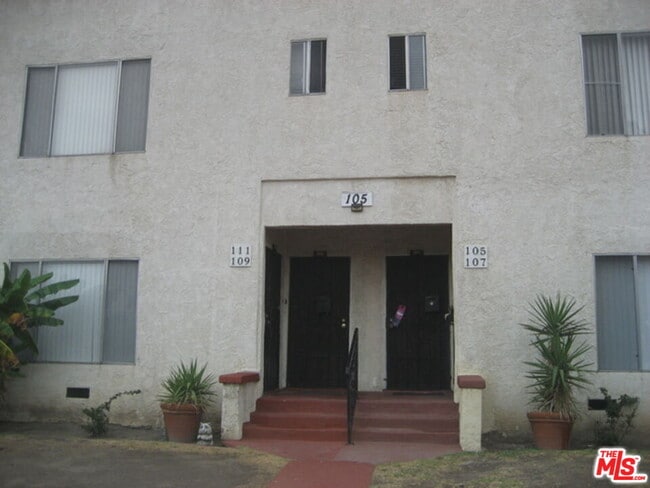 Primary Photo - 105 W 106th St