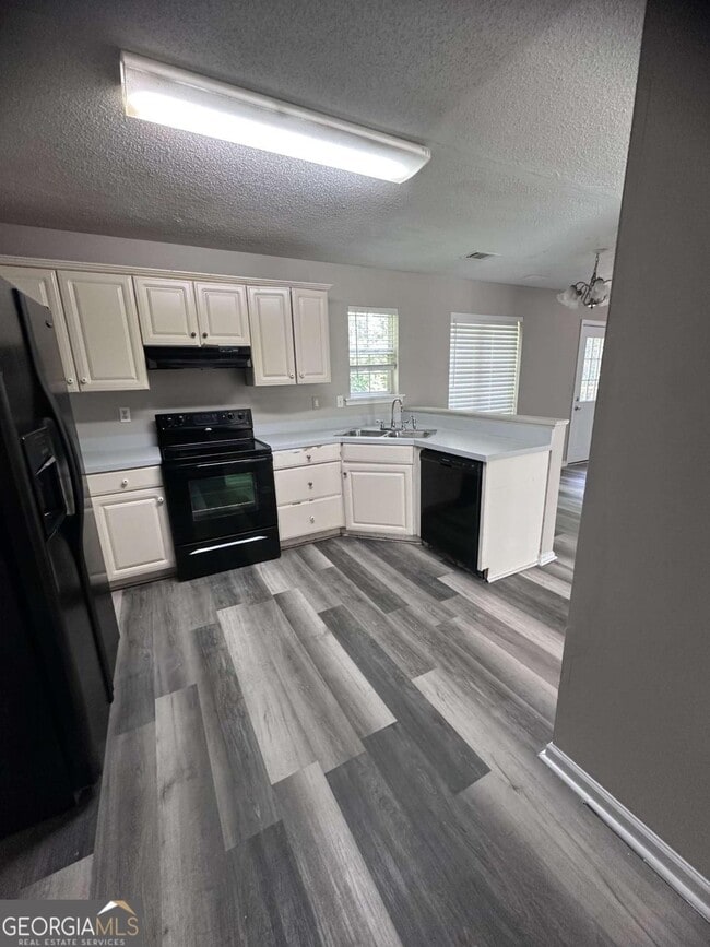 Building Photo - 714 Fernstone Trail