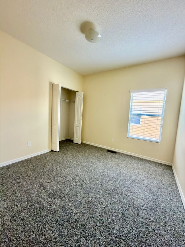 Building Photo - 2305 Betsy Ross Ln