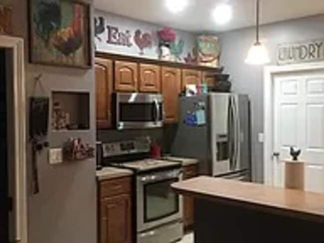 Building Photo - Beautiful 5 Bedroom 3 Bath home Sherman Illinois $2300