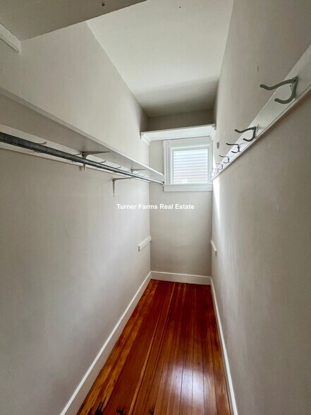 Building Photo - 26 Taft St