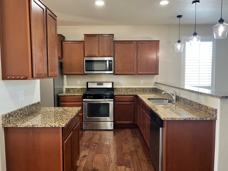 Building Photo - 5601 En Joie Pl