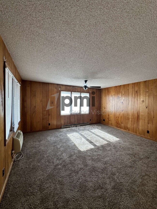 Building Photo - 955 4th St
