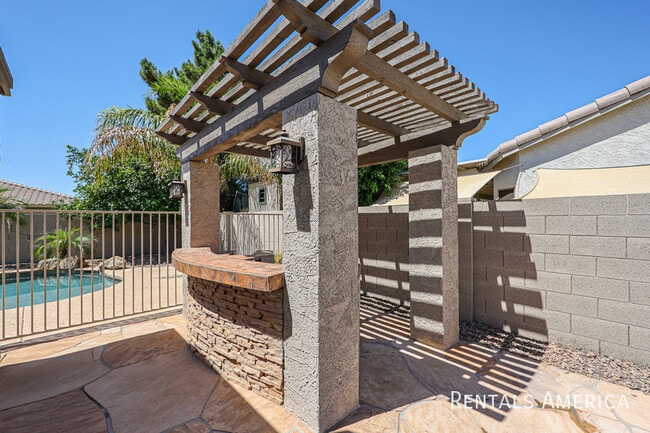 Building Photo - 3173 E Canyon Way