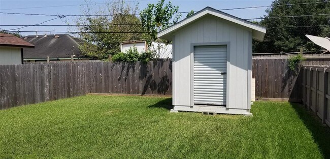 Building Photo - 6514 Brent Dr