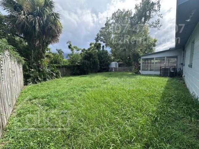 Building Photo - 3392 Bougainvillea Dr