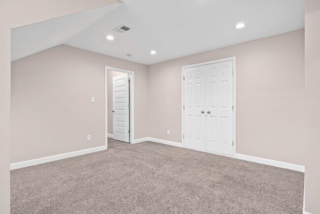 Building Photo - 1151 Eagle's View Dr