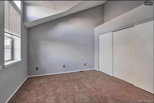 Building Photo - 942 S Walden St