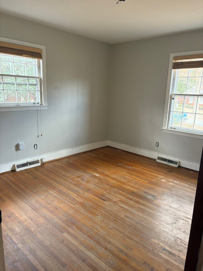 Building Photo - Rosecrest