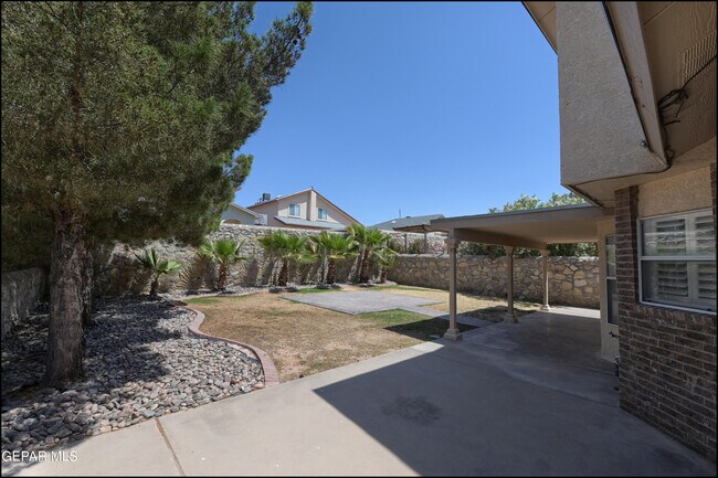 Building Photo - 7097 Tierra Roja St