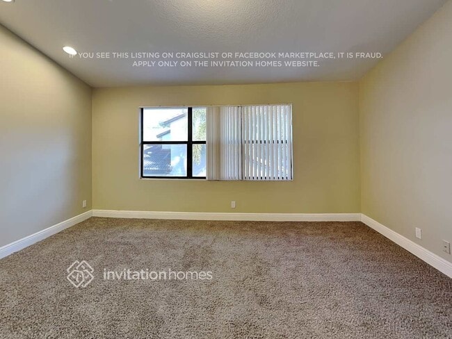 Building Photo - 1240 NW 105th Ave