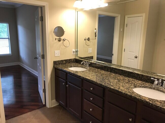 Building Photo - 24 Mozart Ln