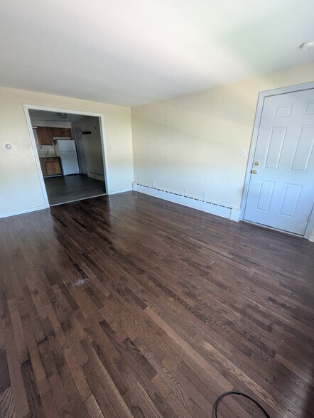 Primary Photo - 641 Newhall St
