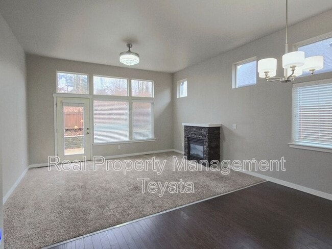 Building Photo - 4746 Hadley St