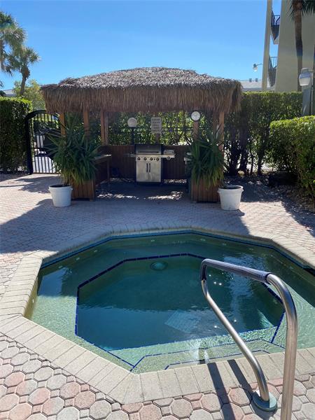 Building Photo - 5300 NE 24th Terrace