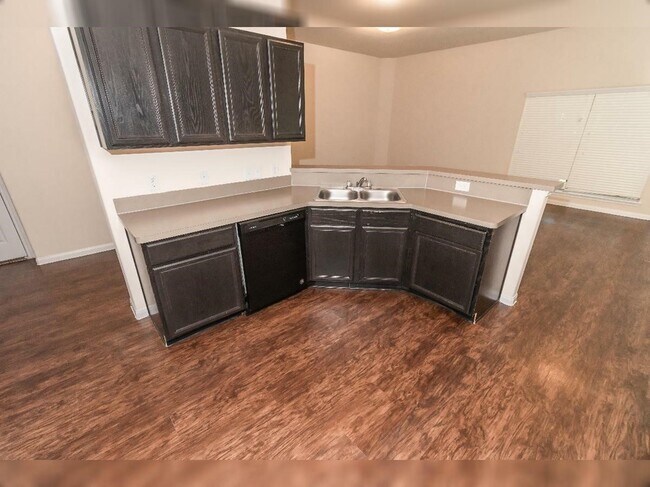 Building Photo - 29442 Westhope Dr