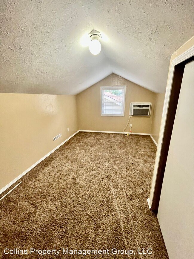 Building Photo - 4 br, 2.5 bath House - 3332 S Robberson