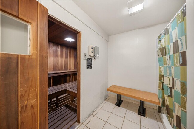 Building Photo - 5300 Columbia Pike