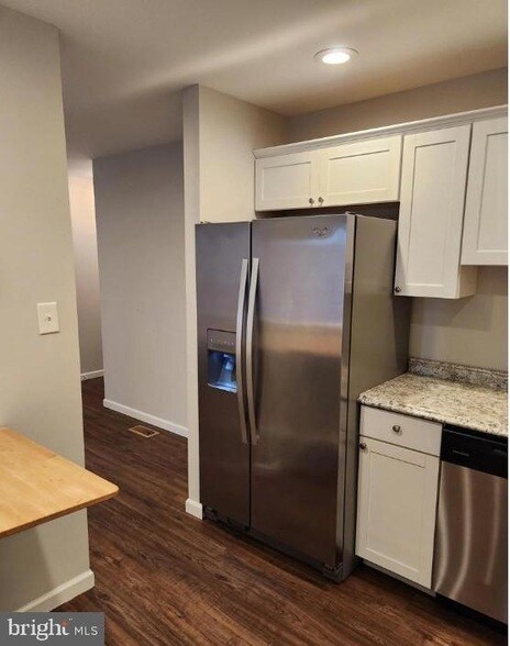 Building Photo - 2115 Woodhollow Dr