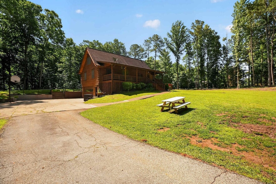 Building Photo - 5969 Hearn Rd
