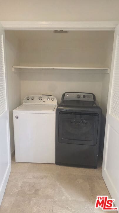 Building Photo - 3530 S Bentley Ave