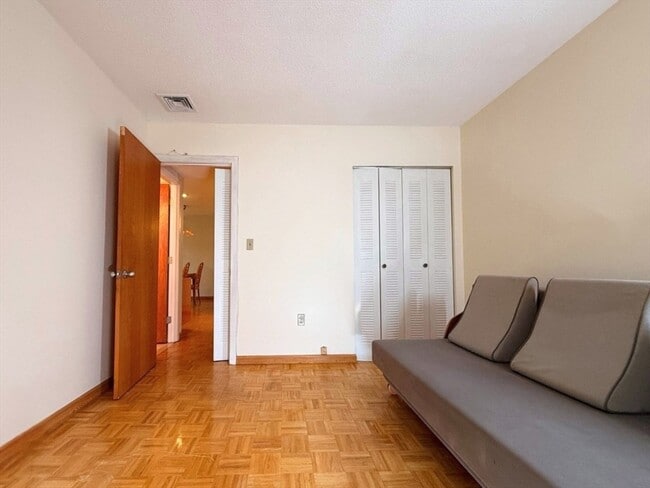 Building Photo - 1850 Beacon St