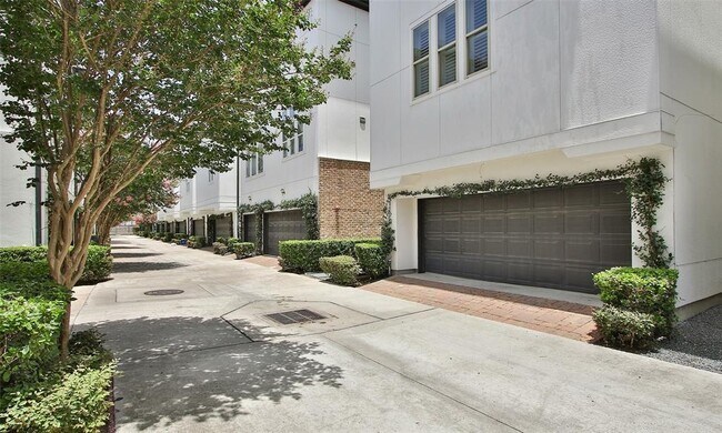 Building Photo - 2707 Cohn Garden Ln