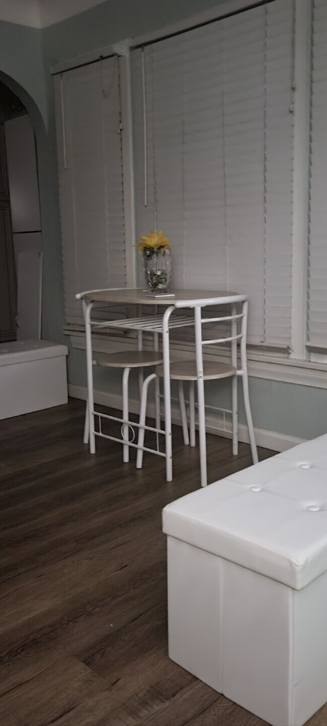 Building Photo - 7823 S Denker Ave