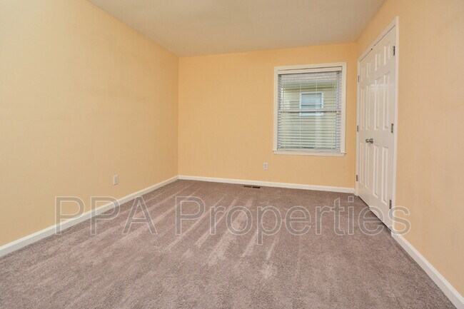 Building Photo - 2408 Francis St