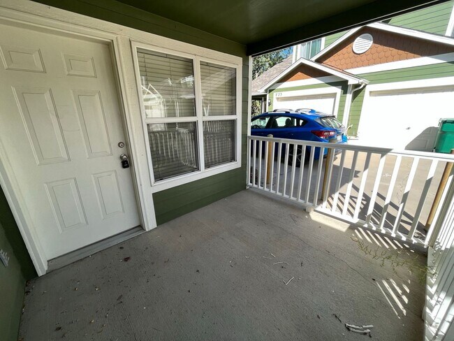 Building Photo - Great Townhome in North Fort Collins