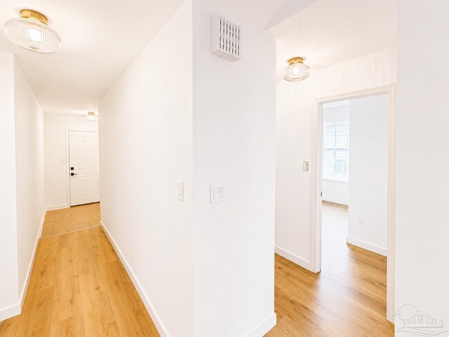 Building Photo - 315 Mirabelle Dr