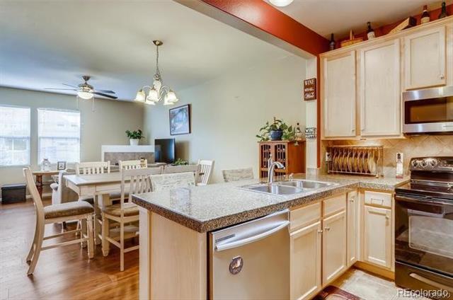 Building Photo - 121 S McGregor Cir