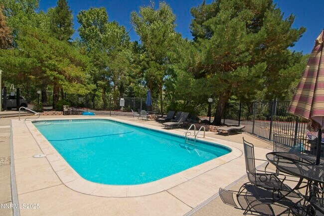 Building Photo - 2855 Idlewild Dr