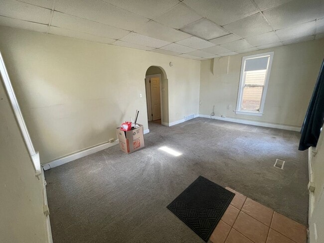 Building Photo - Liberty Park One Bedroom Single Family Home with Huge Yard