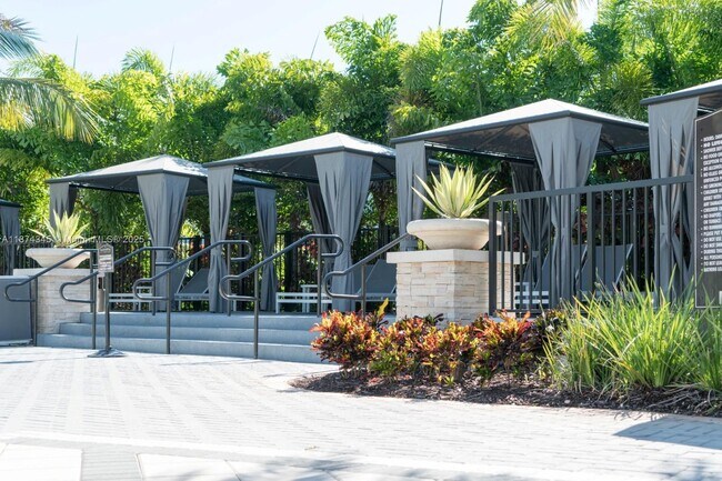 Building Photo - 8960 NW 97th Ave