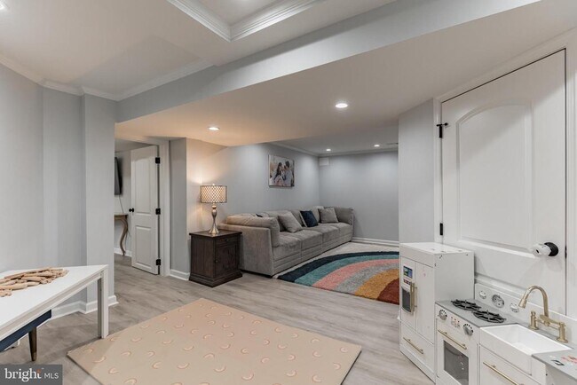 Building Photo - 9911 Barnsbury Ct