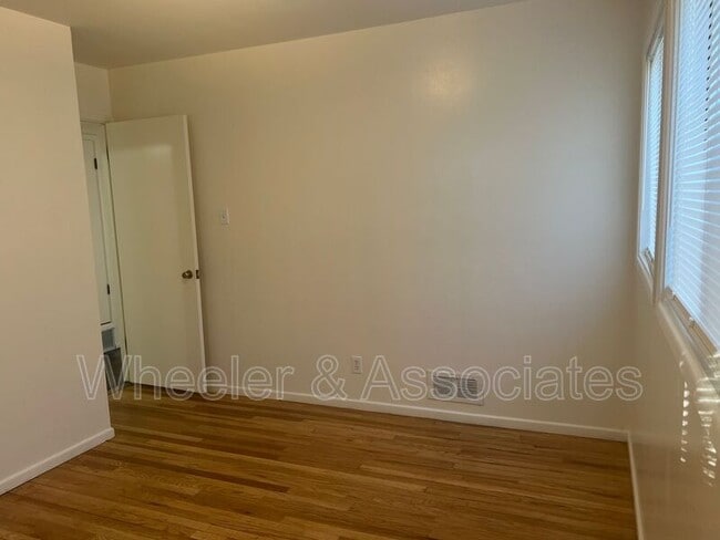 Building Photo - 455 W 4650 S